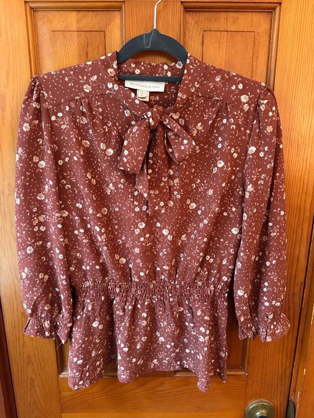 Monteau Los Angeles Floral Peplum Blouse M Rust Tie Neck Long Sleeve Top